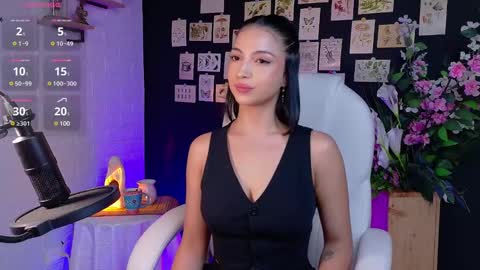 Olivia Mcneill  online show from 01-21-25, 12:29