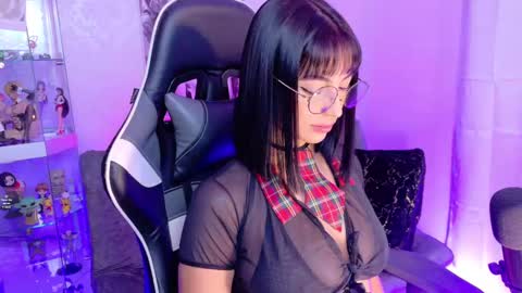 Olivia Mcneill  online show from 03-12-25, 12:15