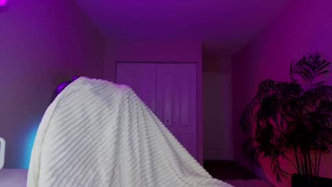 Snapshot of oliviaowens chatting on 02-07-25, 09:05 Olivia Owens online show from 02-07-25, 09:05