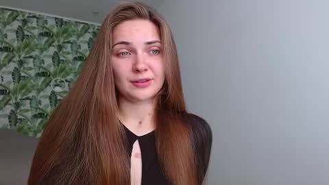 Olivia online show from 10-10-25, 05:28