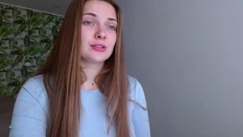 Olivia online show from 10-11-25, 04:33