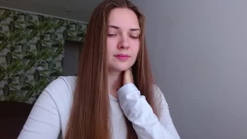 Olivia online show from 11-11-25, 06:13