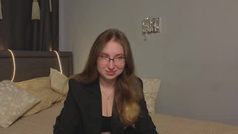 Kylie online show from 09-22-25, 06:32