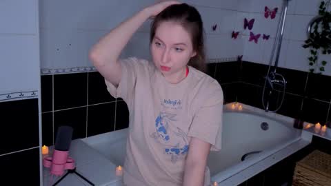 Snapshot of oliviavele chatting on 01-18-26, 08:12 Kylie online show from 01-18-26, 08:12