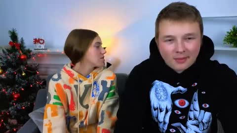 Snapshot of ollistiw chatting on 12-22-25, 08:22 Olli and Stiw online show from 12-22-25, 08:22