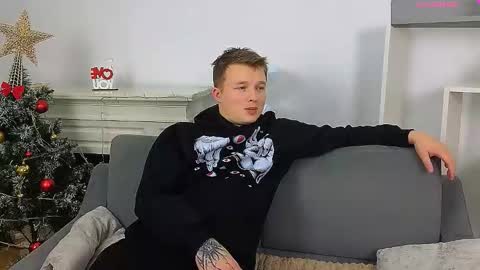 Snapshot of ollistiw chatting on 01-08-26, 08:49 Olli and Stiw online show from 01-08-26, 08:49