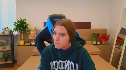 Snapshot of ollistiw chatting on 02-05-26, 09:14 Olli and Stiw online show from 02-05-26, 09:14