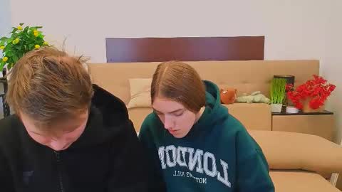 Snapshot of ollistiw chatting on 02-15-26, 06:43 Olli and Stiw online show from 02-15-26, 06:43