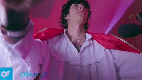 Snapshot of olliver___y chatting on 10-31-25, 08:54 online show from 10-31-25, 08:54