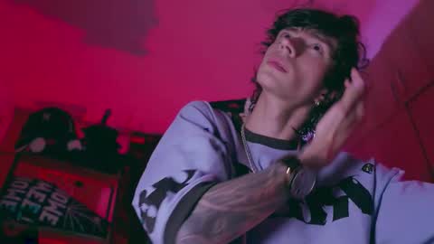 Snapshot of olliver___y chatting on 11-07-25, 04:01 online show from 11-07-25, 04:01