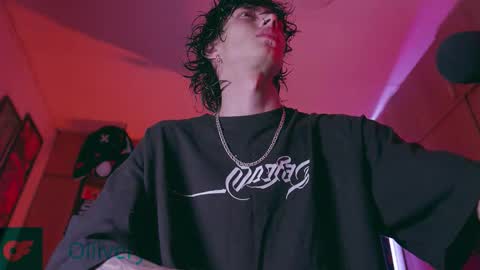 Snapshot of olliver___y chatting on 11-11-25, 04:56 online show from 11-11-25, 04:56