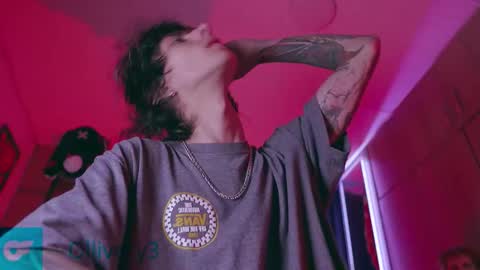 Snapshot of olliver___y chatting on 11-17-25, 12:05 online show from 11-17-25, 12:05