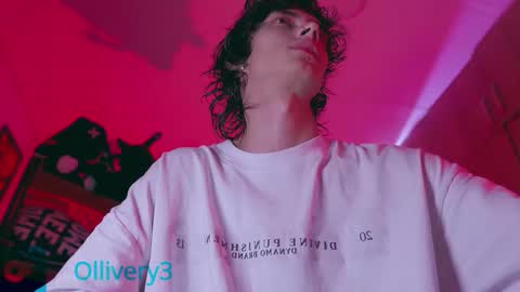 Snapshot of olliver___y chatting on 12-04-25, 04:11 online show from 12-04-25, 04:11