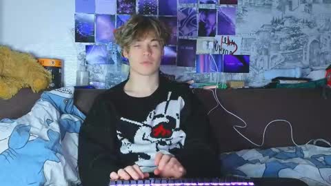 Tony online show from 02-09-25, 08:24