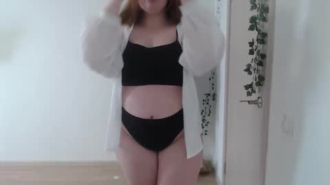  MellY  online show from 03-11-26, 10:10