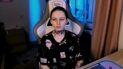 Snapshot of on_yxxx chatting on 12-21-24, 07:06 on_yxxx online show from 12-21-24, 07:06