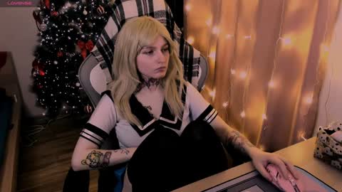 Snapshot of on_yxxx chatting on 02-08-25, 09:04 on_yxxx online show from 02-08-25, 09:04