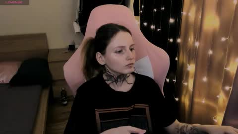 Snapshot of on_yxxx chatting on 10-24-25, 09:55 on_yxxx online show from 10-24-25, 09:55