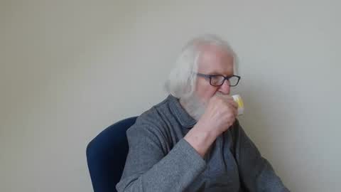 Somewhere over the rainbow online show from 02-21-25, 01:22