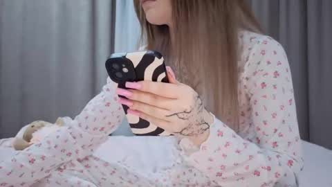 Eva online show from 12-21-25, 12:23