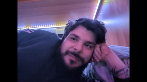 Snapshot of onecrew1 chatting on 11-14-25, 07:01 onecrew1 online show from 11-14-25, 07:01