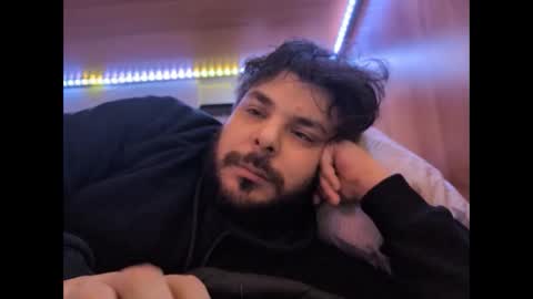 Snapshot of onecrew1 chatting on 02-01-26, 03:21 onecrew1 online show from 02-01-26, 03:21