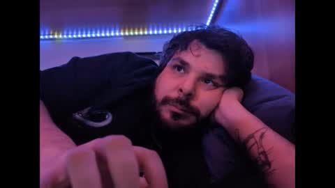 Snapshot of onecrew1 chatting on 03-01-26, 03:58 onecrew1 online show from 03-01-26, 03:58