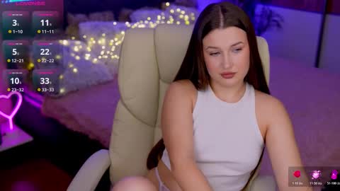 L A Y A online show from 11-07-25, 09:37