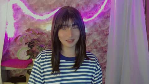 Snapshot of onelesslonelygirl69 chatting on 06-20-26, 05:49 KLIER online show from 06-20-26, 05:49