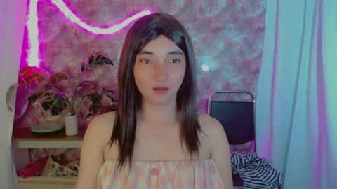 Snapshot of onelesslonelygirl69 chatting on 07-28-26, 01:23 KLIER online show from 07-28-26, 01:23