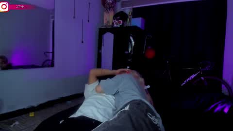 Snapshot of onemore_cum chatting on 02-19-25, 05:16 YIN MIGUEL online show from 02-19-25, 05:16