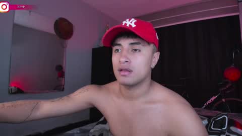 Snapshot of onemore_cum chatting on 02-26-25, 12:05 YIN MIGUEL online show from 02-26-25, 12:05