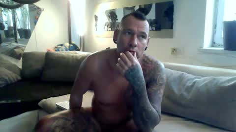 Snapshot of onepussycock chatting on 01-09-25, 09:27 .....mICha..... online show from 01-09-25, 09:27
