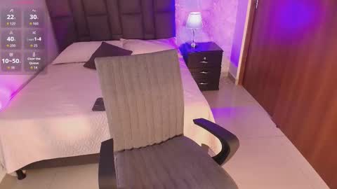 Snapshot of onixxx_ chatting on 02-22-26, 08:40 Daniela online show from 02-22-26, 08:40