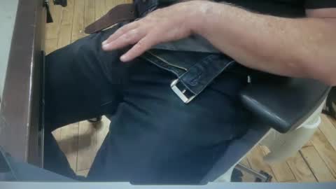 Snapshot of onlocationnyc chatting on 10-01-25, 12:49 onlocationnyc online show from 10-01-25, 12:49