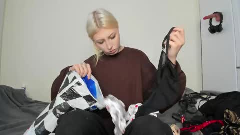 Iva online show from 11-15-25, 10:45