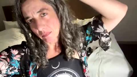 Snapshot of onlyfiona chatting on 11-10-25, 04:33 OnlyFiona and Friend online show from 11-10-25, 04:33