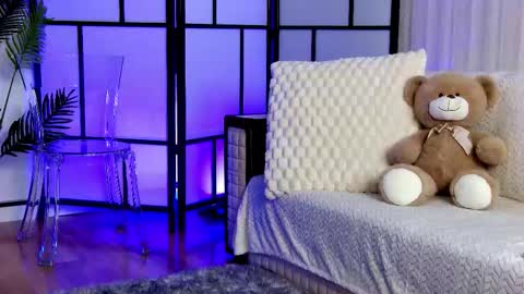 Xandra online show from 11-24-25, 05:51