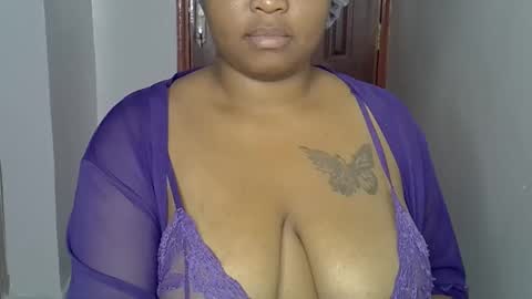Snapshot of onlyyhazelbrown chatting on 10-10-25, 03:00 Patience online show from 10-10-25, 03:00