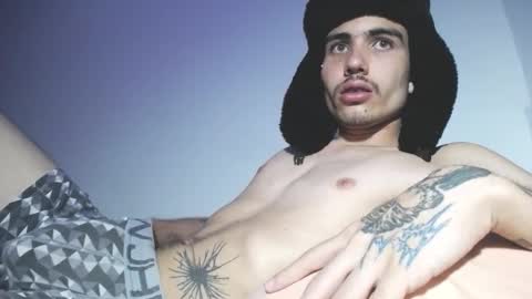 Snapshot of onzas_ chatting on 09-20-25, 01:39 onzas_ online show from 09-20-25, 01:39