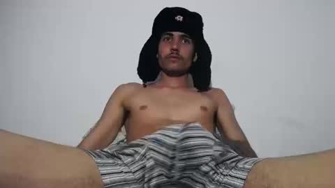 Snapshot of onzas_ chatting on 09-24-25, 10:24 onzas_ online show from 09-24-25, 10:24