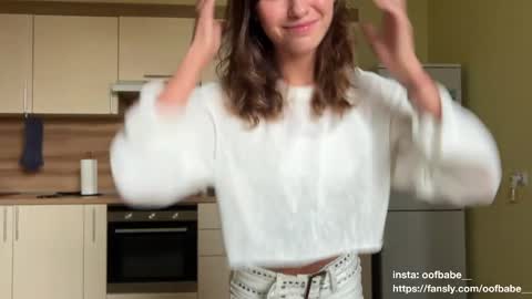 Helen online show from 09-20-25, 10:16