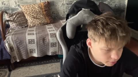 Snapshot of oofcblesssexx chatting on 12-18-24, 07:36 bless god online show from 12-18-24, 07:36