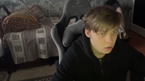 Snapshot of oofcblesssexx chatting on 02-08-25, 01:33 bless god online show from 02-08-25, 01:33