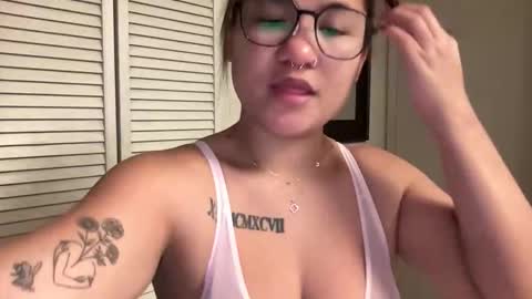 Miss Girly online show from 12-22-25, 01:19