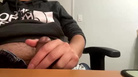 ooiskyfalloo online show from 12-21-25, 03:02