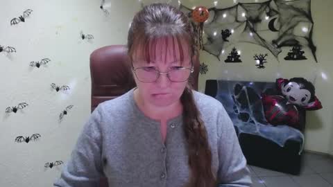 Vanessa online show from 10-20-25, 05:08