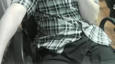 Snapshot of ore_cam chatting on 01-29-25, 02:40 Ore online show from 01-29-25, 02:40