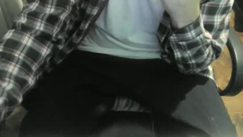 Snapshot of ore_cam chatting on 02-06-25, 01:38 Ore online show from 02-06-25, 01:38