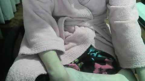 Snapshot of ore_cam chatting on 09-28-25, 05:24 Ore online show from 09-28-25, 05:24